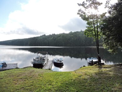 1/17 deeded ownership in this beach. No maintenanc