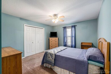 Spacious 2nd bedroom