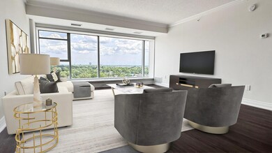 FLOOR TO CEILING PANORAMIC WINDOWS