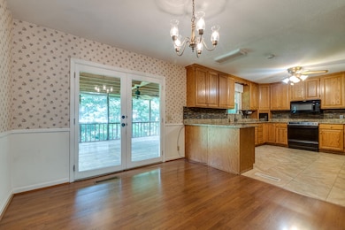 8705 Freida Ln-6