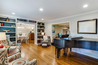 6869 Carolyncrest Dr, Dallas, TX 75214 - photo 4