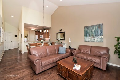 2005 Magenta Ln, Algonquin, IL 60102 - photo 3