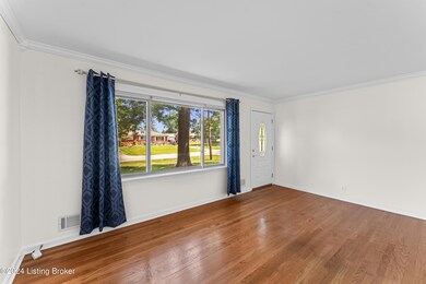 6104 Applegate Ln, Louisville, KY 40219 - photo 4