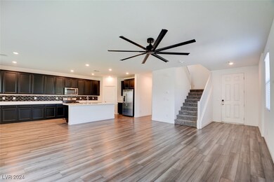 6808 Bayou Hollow Ave, Las Vegas, NV 89156 - photo 2
