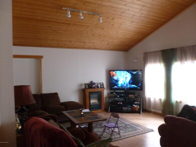 Laminate and Hardwood flooring