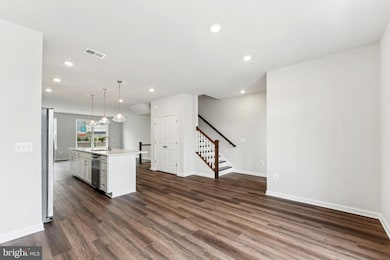 26440 Sir Jamie Terrace, Damascus, MD 20872 - photo 6