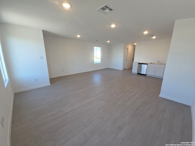 6702 Chert Chase, Elmendorf, TX 78112 - photo 4