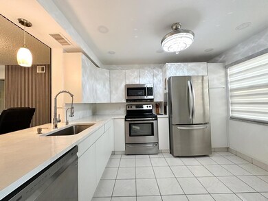 4301 Martinique Cir unit H2, Coconut Creek, FL 33066 - photo 4