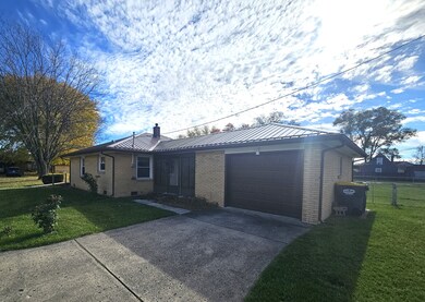 3811 E Lynn St, Anderson, IN 46013 - photo 4