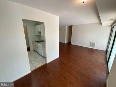 7585 Margate Ct unit 204, Manassas, VA 20109 - photo 6