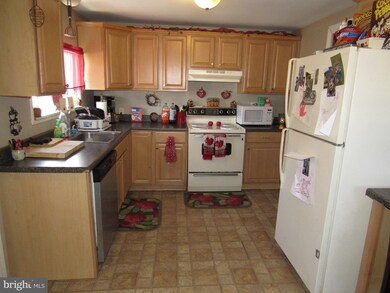 255 W North St, Waynesboro, PA 17268 - photo 3