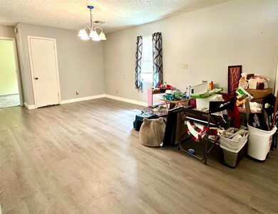 909 N Center Ave, Shawnee, OK 74801 - photo 7