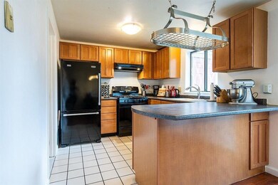 8 Adams Ave, MerriMacK, NH 03054 - photo 2