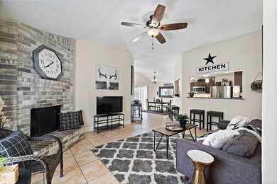 11017 Sacaton Dr, Houston, TX 77086 - photo 3