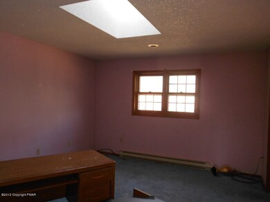 24 Chipperfield Dr, Effort, PA 18330 - photo 5