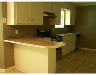 114 Wildwood Dr, Pineville, LA 71360 - photo 3