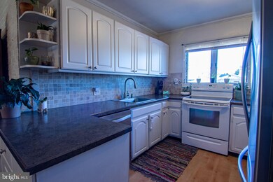 23 Apricot Ln, Levittown, PA 19055 - photo 7