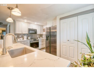 330 2nd St, Athena, OR 97813 - photo 7