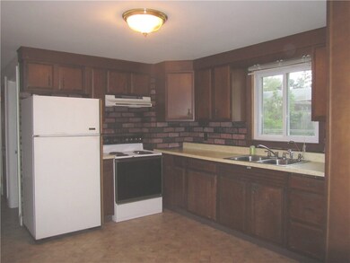 24 Elmbrook Dr, Warwick, RI 02889 - photo 4