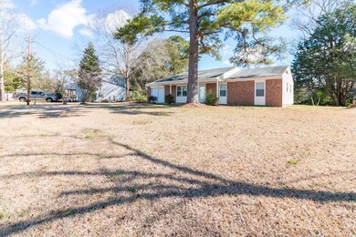 1212 Castle Dr, Jacksonville, NC 28546 - photo 2