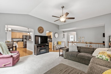 7-web-or-mls-3003-linden-way