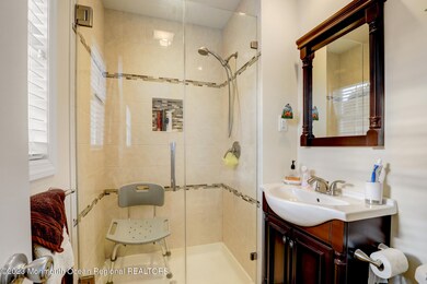 20 - Primary Bathroom