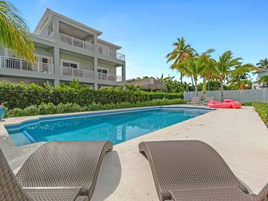 317 E Seaview Cir, Duck Key, FL 33050 - photo 3