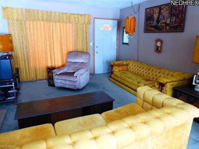 823 Robinhood Dr, Aurora, OH 44202 - photo 6