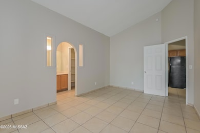 006-photo-primary-bedroom-10230222