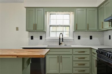 8447 Constance St, Lenexa, KS 66215 - photo 6