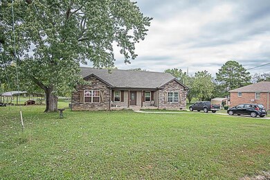 203 Fairlane Dr, Shelbyville, TN 37160 - photo 3