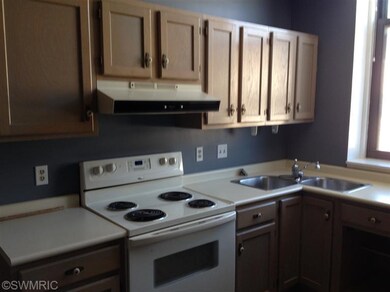 415 Main St unit 3, St. Joseph, MI 49085 - photo 3