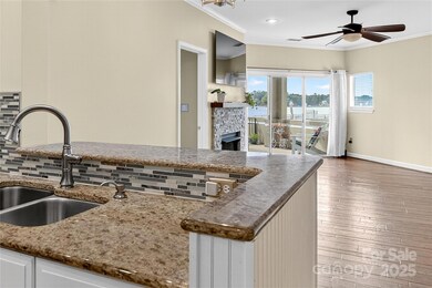 1331 Torrence Cir unit 1331, Davidson, NC 28036 - photo 2