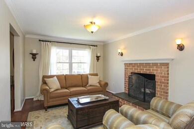10806 Mccomas Ct, Kensington, MD 20895 - photo 3