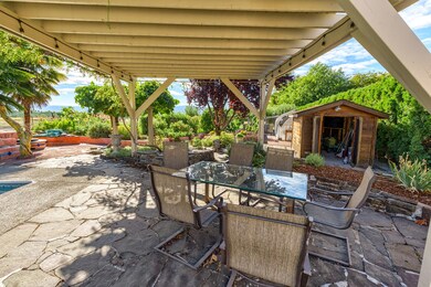 6221 Mcloughlin Dr, Central Point, OR 97502 - photo 6