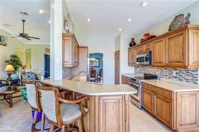 Thomasville cabinets, stainless steel appliances a