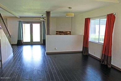 2708 E Menlo 1