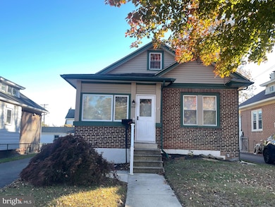 934 Mercer St, Gloucester City, NJ 08030 - photo 2