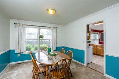 10704 Holleybrooke Dr, Spotsylvania, VA 22553 - photo 6