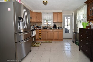 16 Consolation Ave, Pawtucket, RI 02861 - photo 3