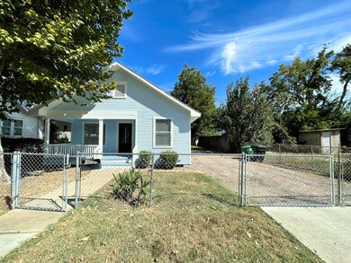 906 Tabor St, Houston, TX 77009 - photo 2