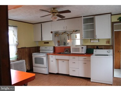 334 Mountain Ave, Tamaqua, PA 18252 - photo 5