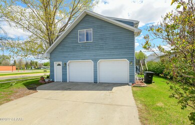 1103 S 21st St, Grand Forks, ND 58201 - photo 3