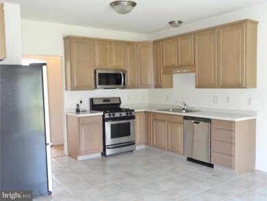 331 Wheatsheaf Dr, New Castle, DE 19720 - photo 3