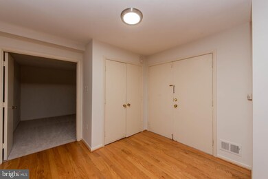 10976 Swansfield Rd, Columbia, MD 21044 - photo 3