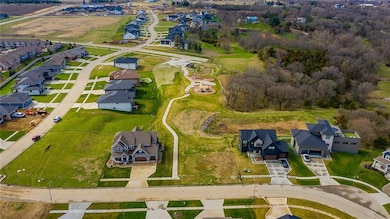 9124 Abram Dr, West Des Moines, IA 50266 - photo 2