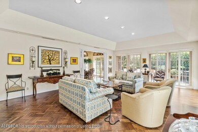010-355C.LivingRm&TerraceView