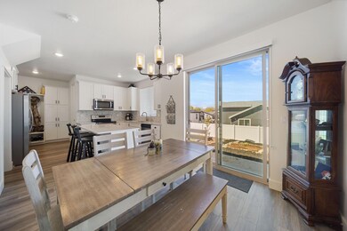 Dining/Kitchen Area