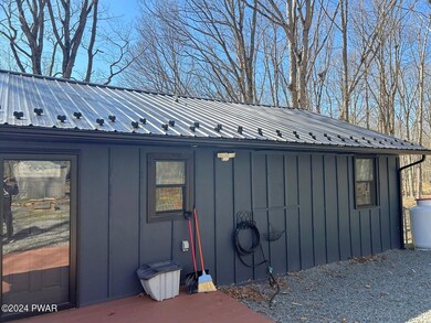 96 Woodledge Hills Dr, Hawley, PA 18428 - photo 2