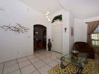 liv rm to fr door